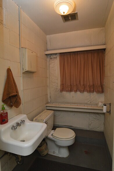 More Photos Of 1350 Allegheny Ave, Reading Auto Salvage Facility For Sale