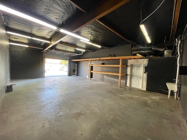 More Photos Of 20620-20622 Superior St, Chatsworth Warehouse For Lease