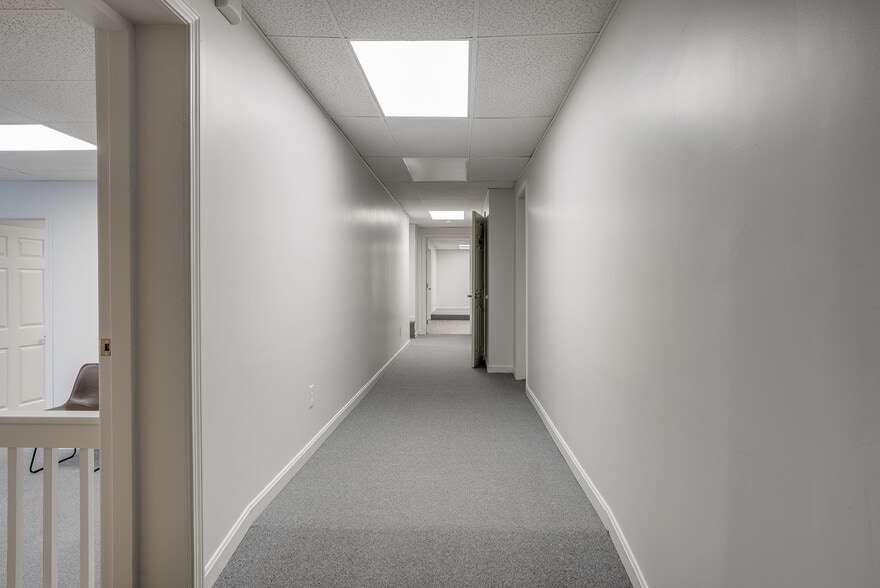 More Photos Of 38-40 Market St, Amesbury Office Residential For Sale