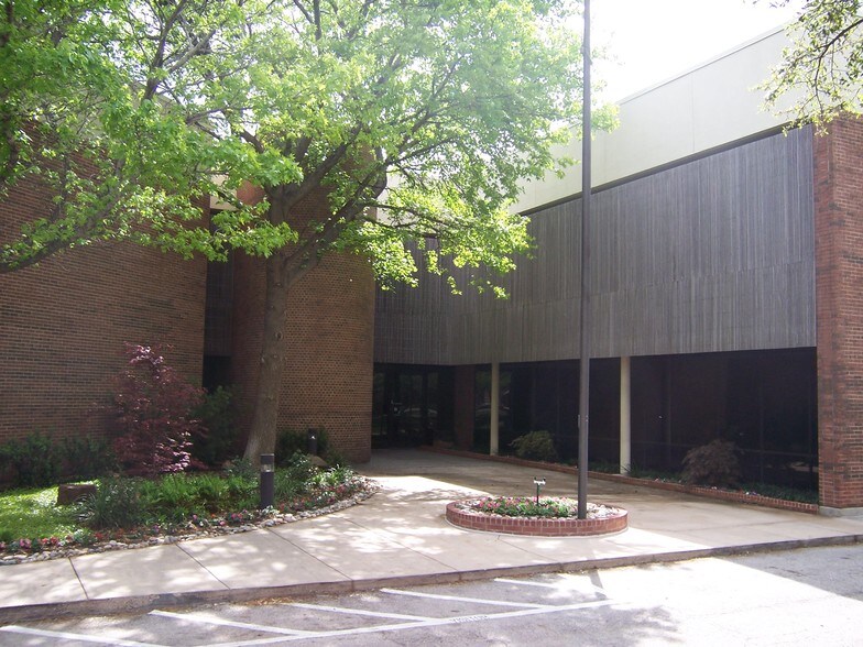 More Photos Of 14140 Midway Rd, Farmers Branch Office For Lease