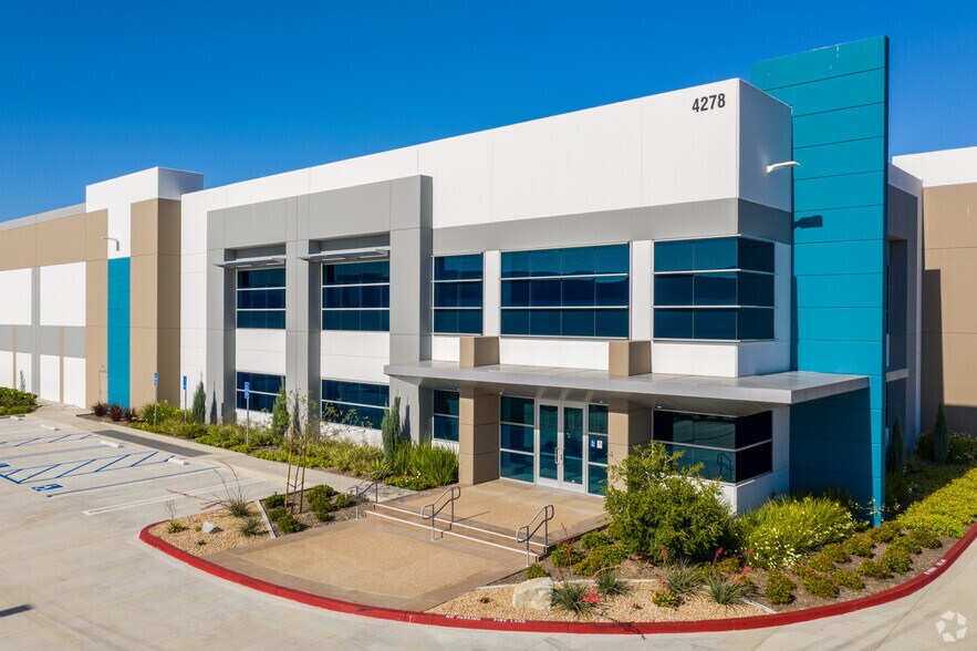 More Photos Of 4278 N Harbor Blvd, Fullerton Warehouse For Lease