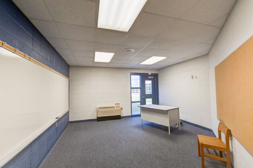 More Photos Of 18425 Main St, Woodbury Schools For Sale