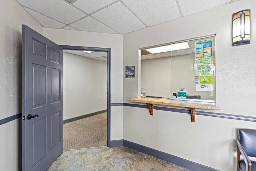 More Photos Of 1045 Live Oak Blvd, Yuba City Medical For Lease