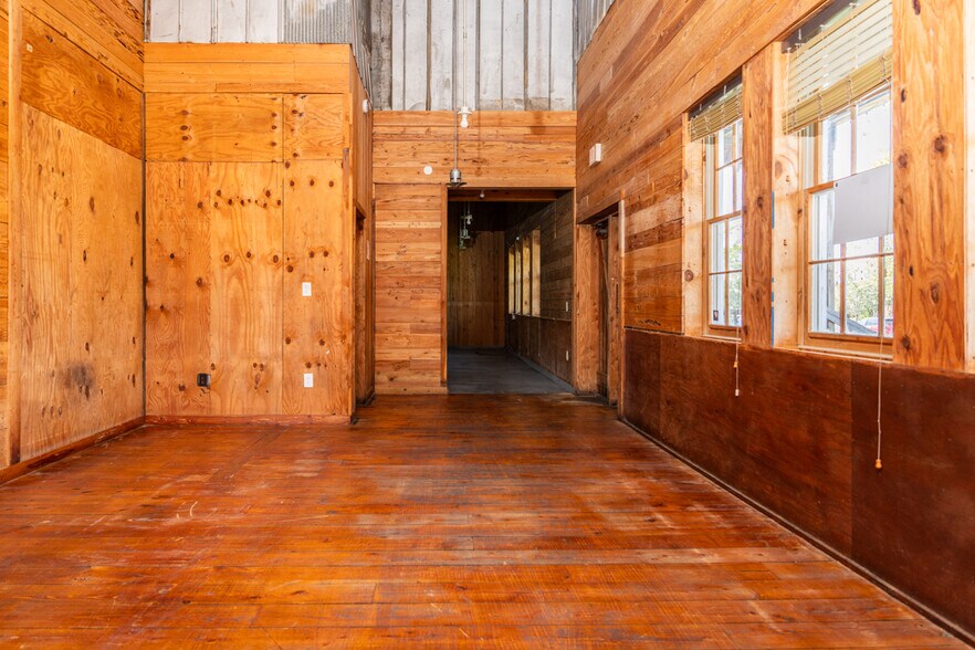 More Photos Of 9310 Baldridge Dr, Pensacola Restaurant For Sale