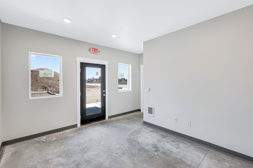 More Photos Of 10903 E Trent Ave, Spokane Valley Light Manufacturing For Sale