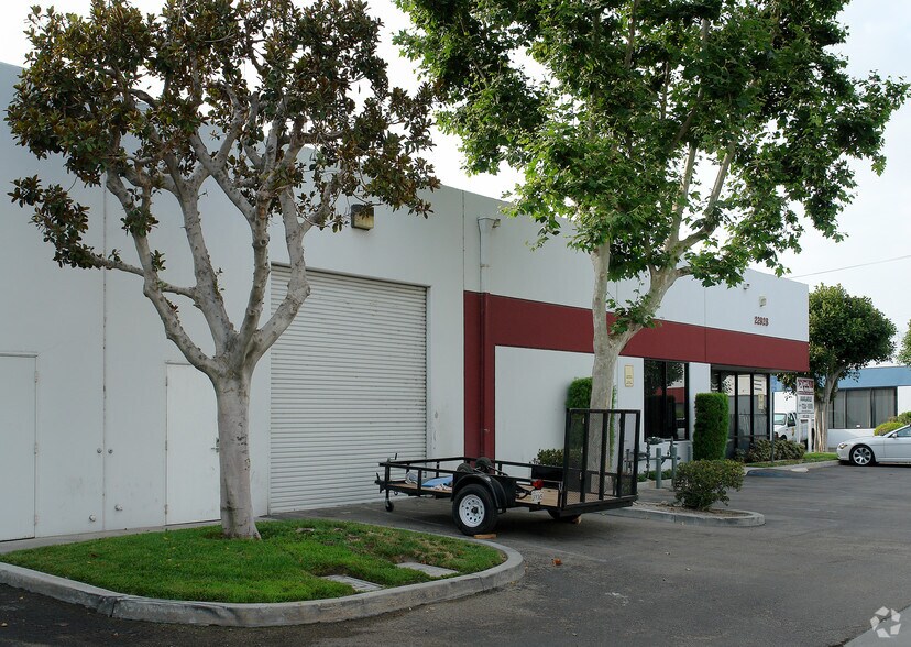 More Photos Of 2292 N Batavia St, Orange Warehouse For Lease