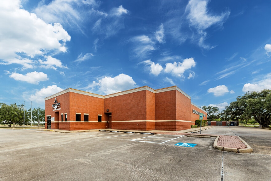 More Photos Of 2760 Brazos Pky, Angleton Medical For Sale