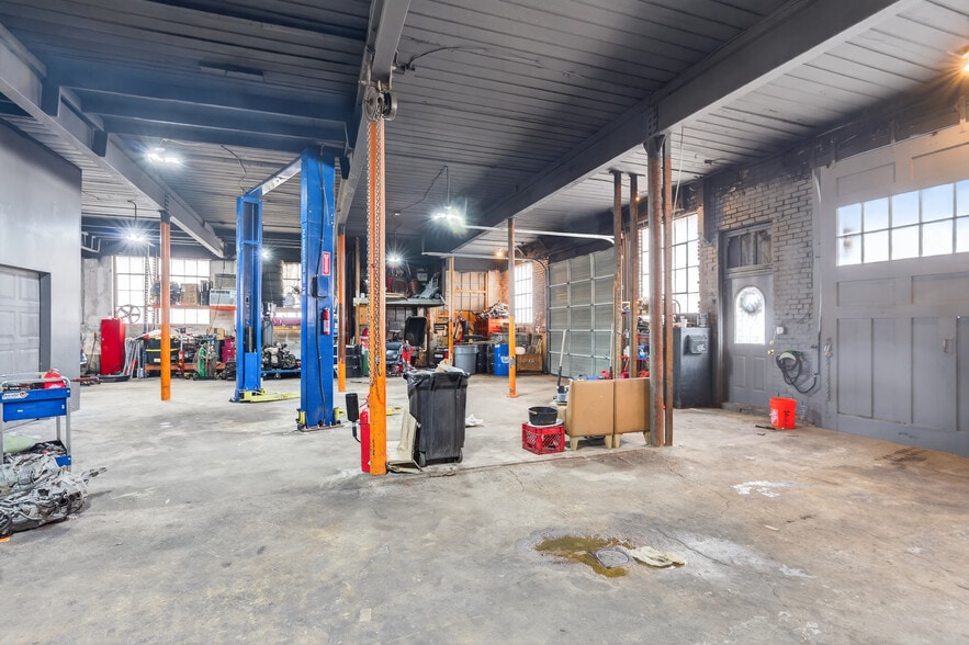 More Photos Of 134 Sterry St, Pawtucket Flex For Sale