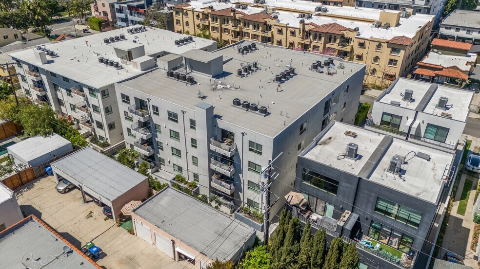 More Photos Of 5026 Rosewood Ave, Los Angeles Apartments For Sale