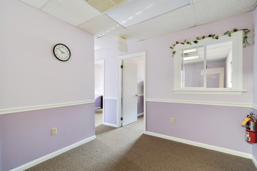 More Photos Of 838 Walker Sq, Dover Office For Sale