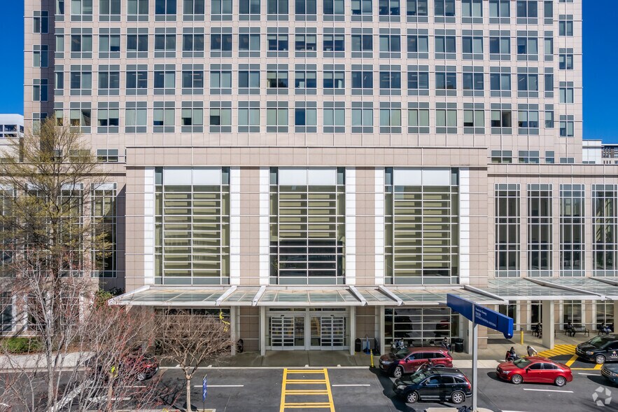 More Photos Of 550 Peachtree St NE, Atlanta Medical For Lease