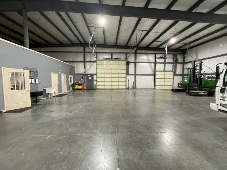 More Photos Of 1821 Commerce Dr, Tonganoxie Warehouse For Sale