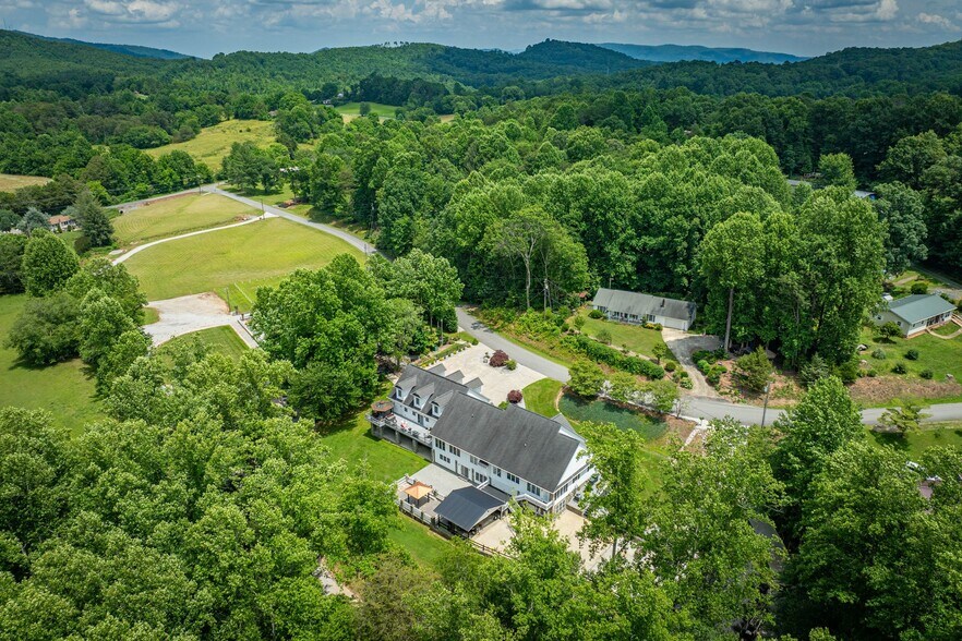 More Photos Of 200 Little Acres Dr, Marion Specialty For Sale