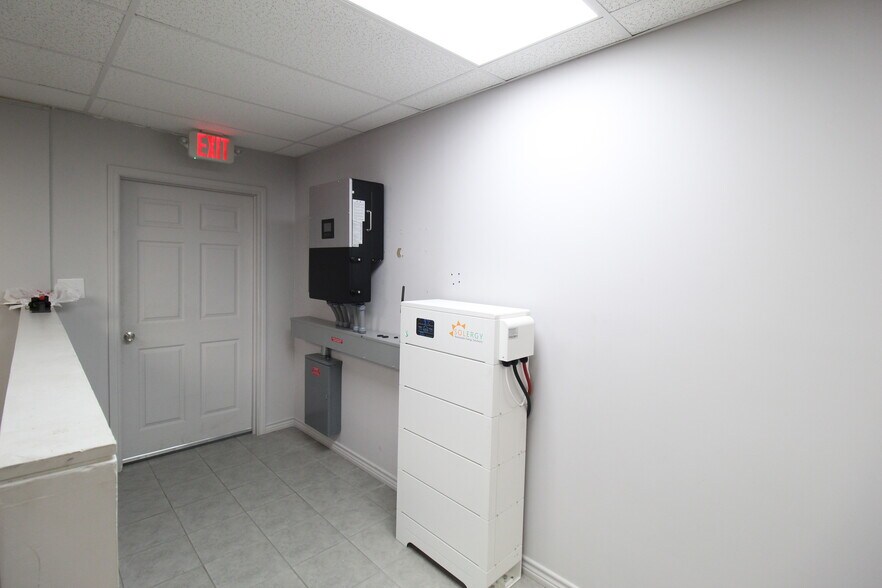 More Photos Of 3701 Mccoll St, McAllen Showroom For Sale