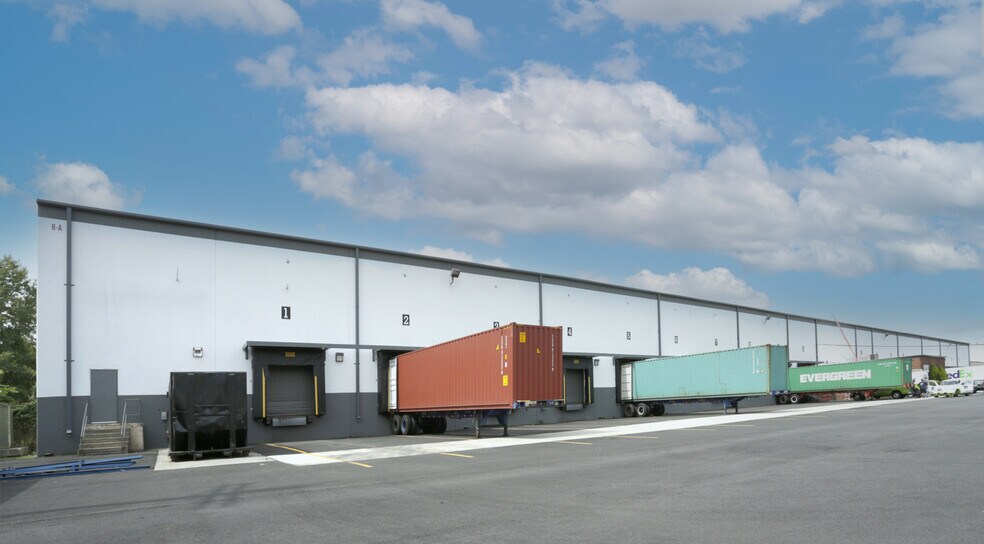 More Photos Of 4 Engelhard Ave, Avenel Warehouse For Lease