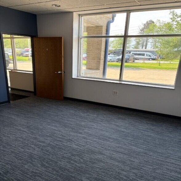 More Photos Of 12777 Abbey Rd, North Royalton Warehouse For Lease
