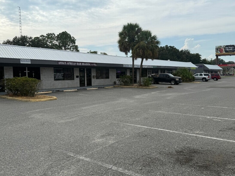 More Photos Of 2113-2115 Citrus Blvd, Leesburg Storefront Retail Office For Lease