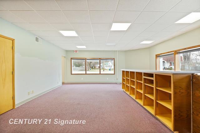 More Photos Of 2019 Columbus Ave, Bay City Office For Sale
