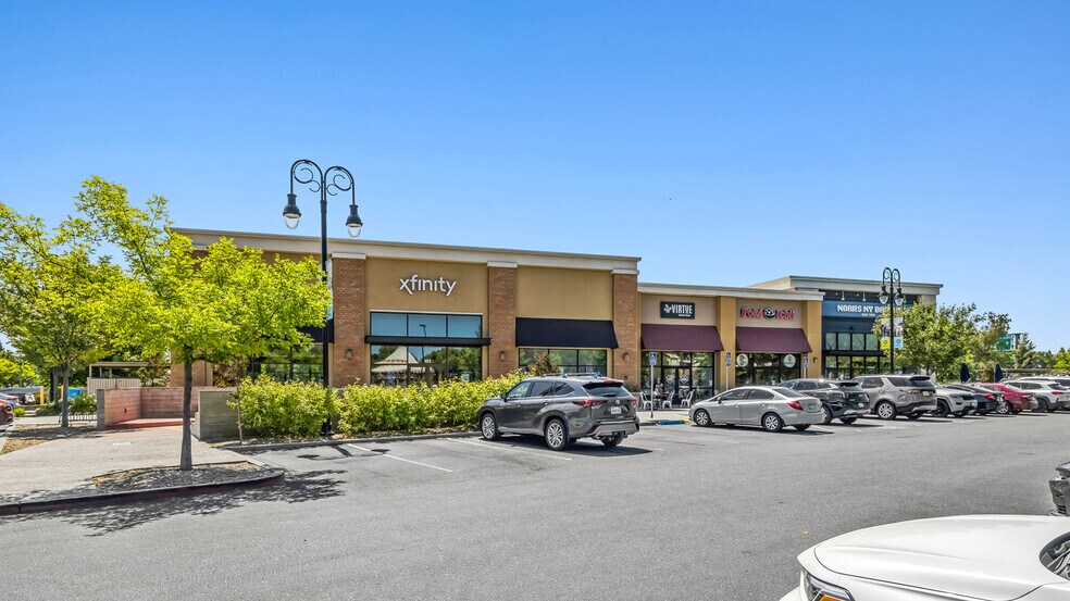 More Photos Of 1670 E Monte Vista Ave, Vacaville Storefront For Sale