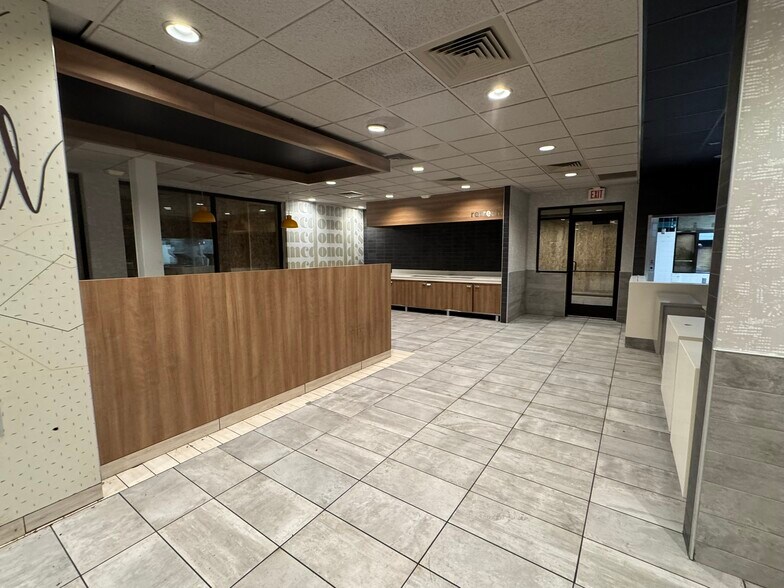 More Photos Of 5432 Portage Rd, Portage Fast Food For Sale