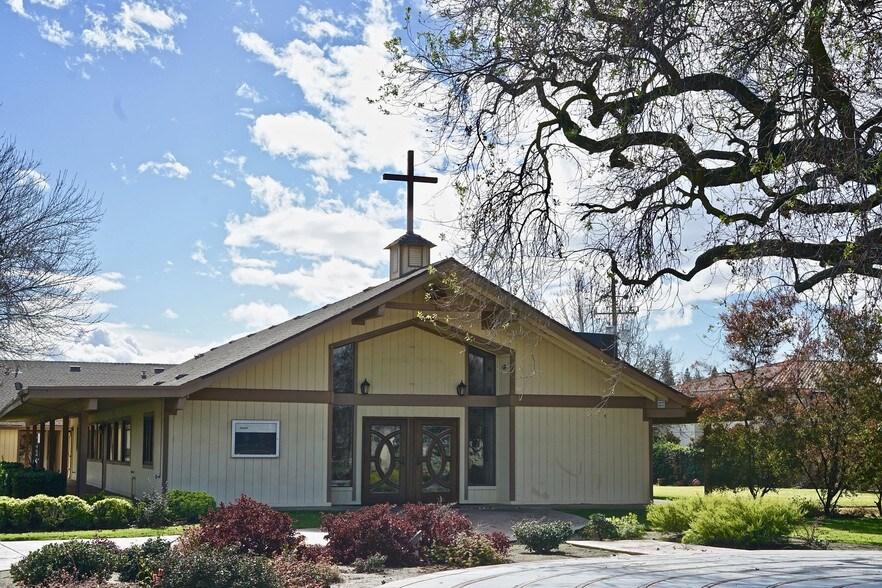 More Photos Of 1135 E Alluvial Ave, Fresno Religious Facility For Lease