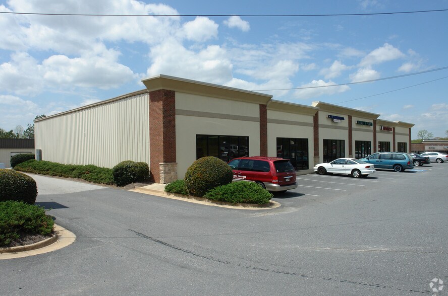 More Photos Of 3550 Lawrenceville Suwanee Rd, Suwanee Unknown For Lease