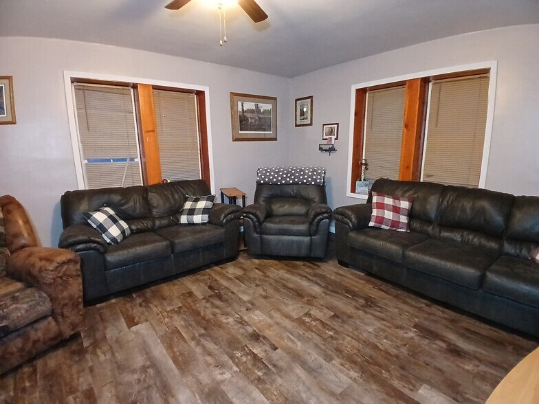 More Photos Of 326 Main St, Wausaukee Bowling Alley For Sale