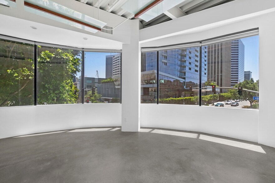 More Photos Of 9975 Santa Monica Blvd, Beverly Hills Loft Creative Space For Lease