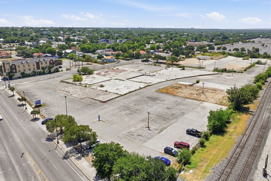 More Photos Of 1220 E Commerce St, San Antonio Land For Sale