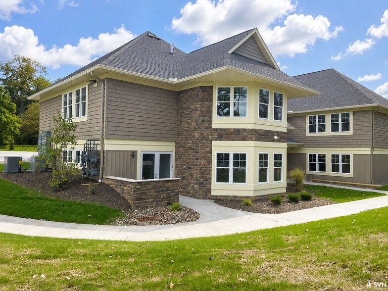 Primary Photo Of 840 Rothrock Road, Fairlawn Office For Lease