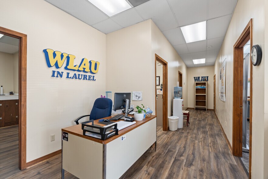 More Photos Of 531 Central Ave, Laurel Flex For Sale
