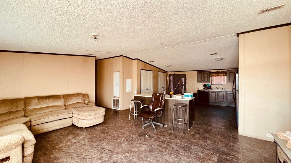 More Photos Of 5550, Odessa Warehouse For Sale