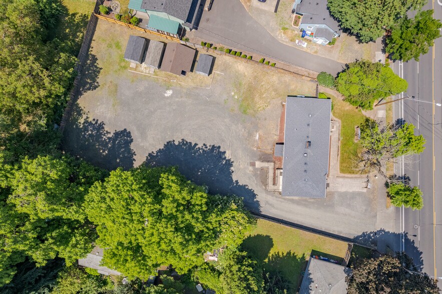 More Photos Of 1660 River Rd, Eugene Office For Lease