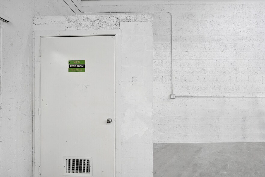 More Photos Of 832 NW 1st St, Fort Lauderdale Industrial For Lease