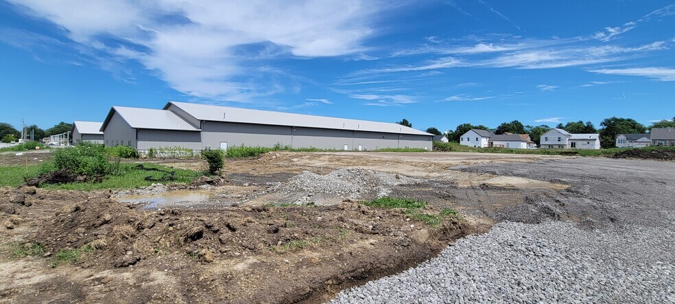 More Photos Of 8215 Taney Pl, Merrillville Warehouse For Lease