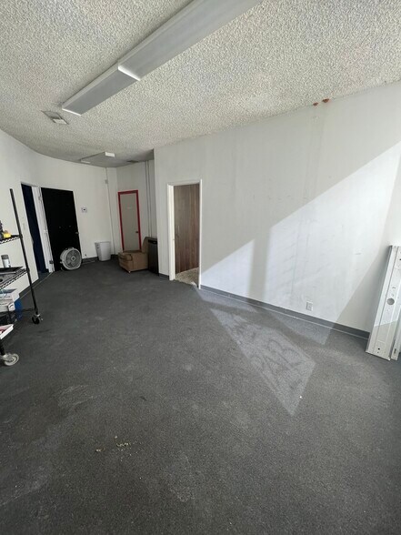 More Photos Of 5000 Lankershim Blvd, North Hollywood Storefront Retail Office For Sale