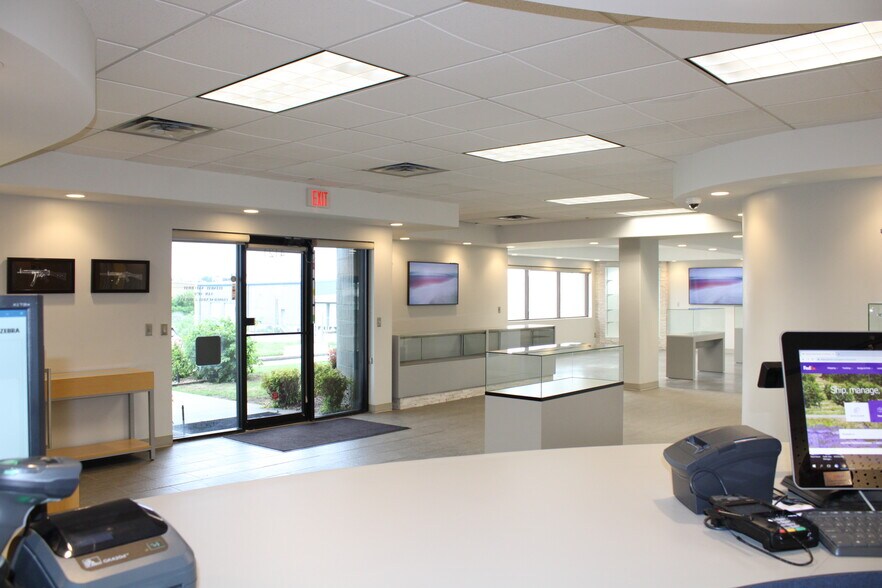 More Photos Of 4121 S 72nd Ave, Tulsa Service For Sale