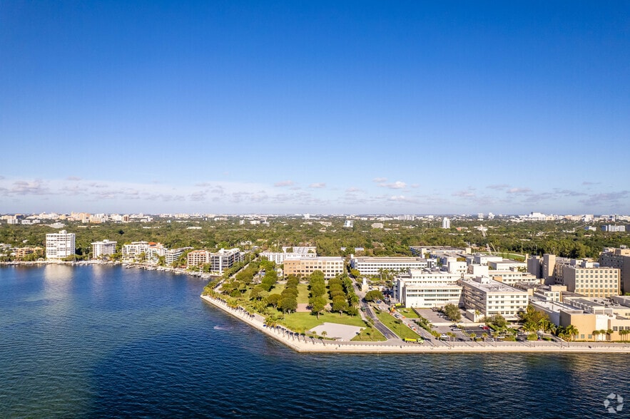 More Photos Of 3683 S Miami Ave, Miami Medical For Lease