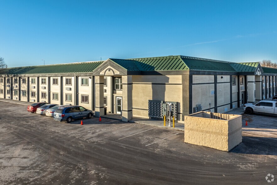 Primary Photo Of 1525 W Havens Ave, Mitchell Apartments For Lease