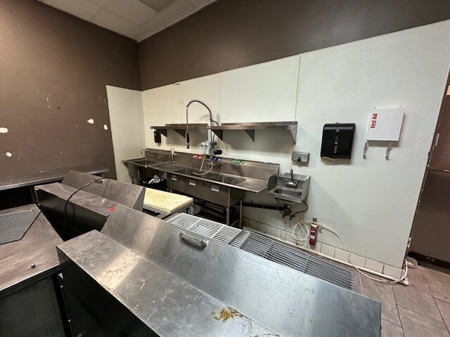 More Photos Of 775 Danenberg Dr, El Centro Storefront Retail Office For Lease