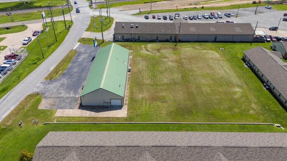 More Photos Of 26400 E 111th St S, Coweta Flex For Sale