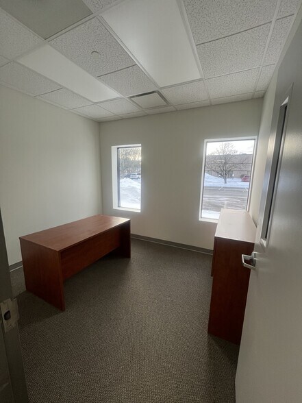 More Photos Of 23 Business Park Dr, Branford Research And Development For Lease