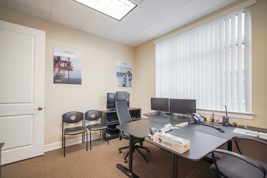 More Photos Of 16000 Park Ten Pl, Houston Office For Lease