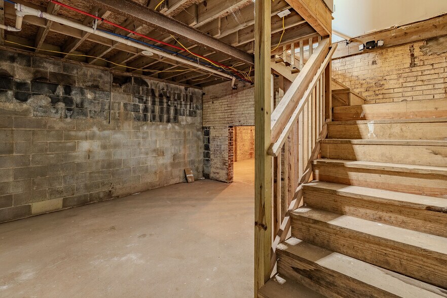 More Photos Of 12 Scenic Rd, Fries General Retail For Sale