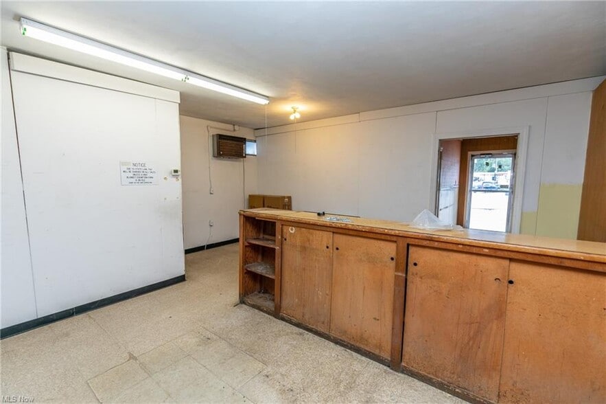 More Photos Of 899 S Canton Rd, Akron Light Distribution For Sale