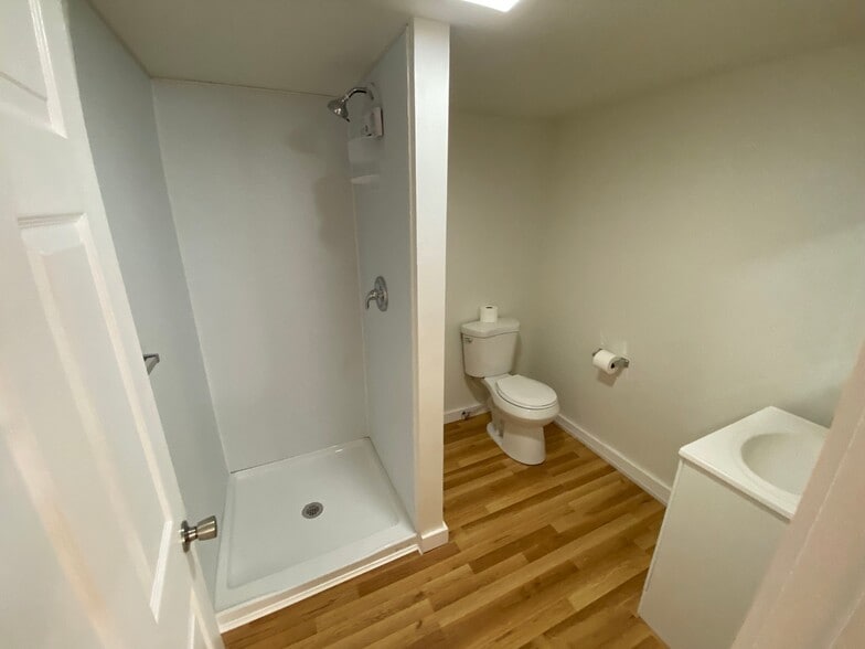 More Photos Of 8705 E 63rd Trafficway, Kansas City Apartments For Sale