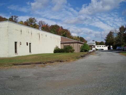 More Photos Of 12 Cork Hill Rd, Franklin Warehouse For Lease