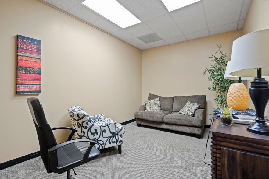More Photos Of 1516 Brookhollow Dr, Santa Ana Medical For Lease