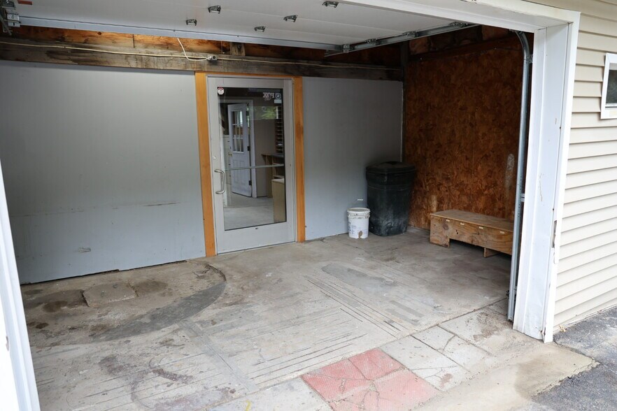 More Photos Of 807 NH-3A, Bow Light Manufacturing For Sale