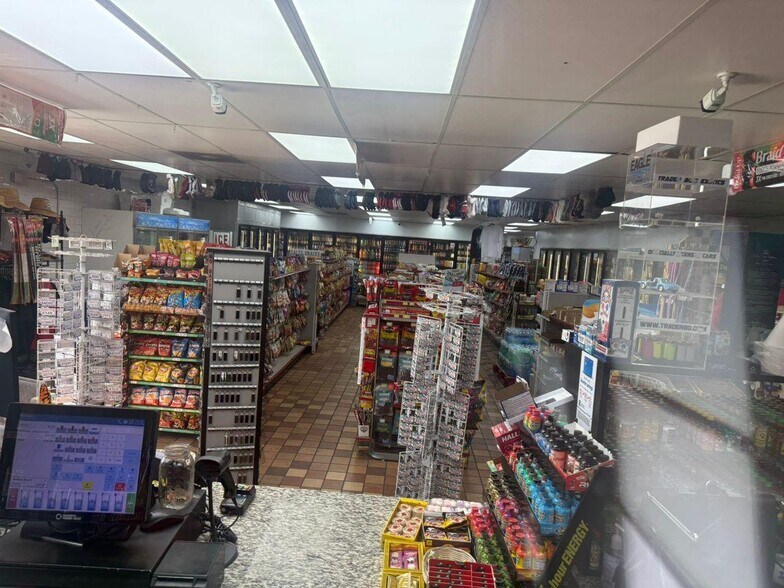 More Photos Of 210-220 S Lovekin Blvd, Blythe Service Station For Sale